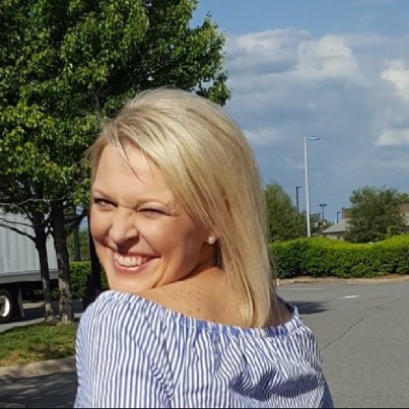 Meet your Posher, Amanda - Picture 1 of 1